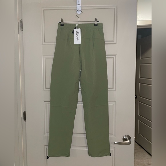 NWT Chorpeti Woman’s Hiking Cargo pants - Picture 3 of 5